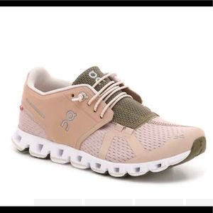 New on cloud running shoes women size 9.5